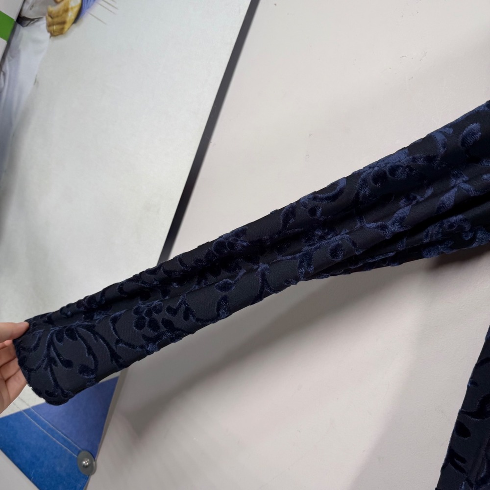 Gruppo‎ Americano Collection Navy Blue Burnout Velvet Floral Long Sleeve Top XL - Picture 11 of 13